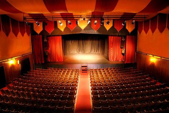 Casa E Theatre